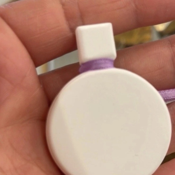 CHANEL Cream Coco Mademoiselle cosmetics Bag - Picture 8 of 15